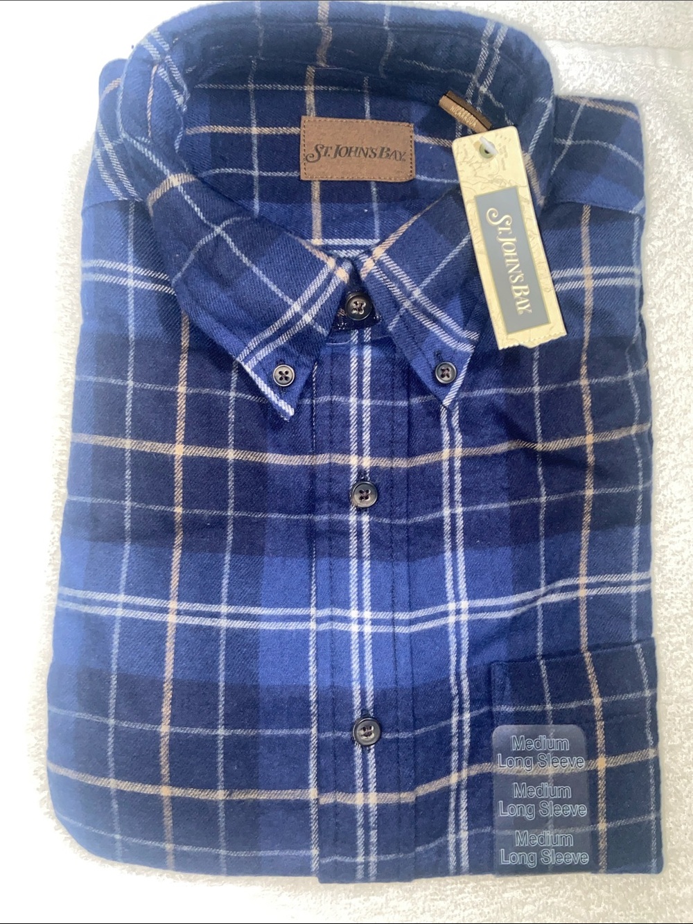 St. John's Bay Men's Navy and White Plaid Button-Down Shirt Size Medium